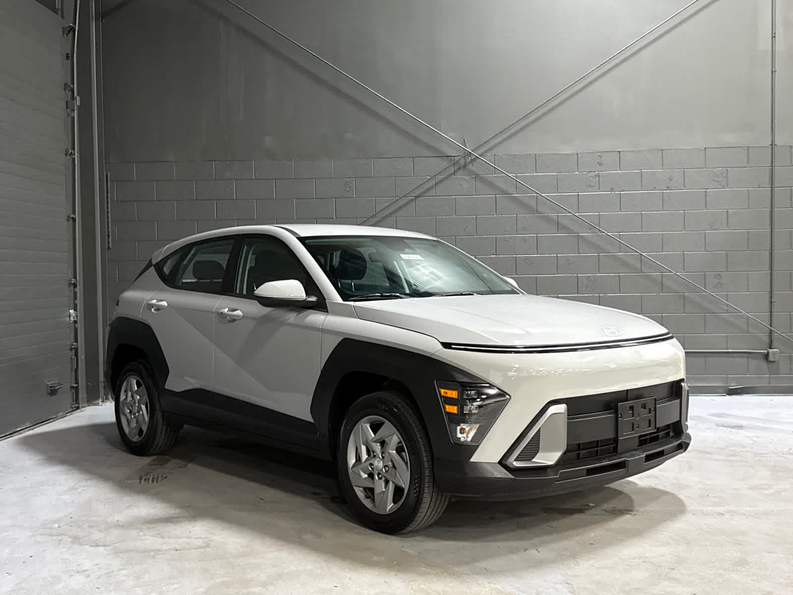 Used 2024 Hyundai Kona SE AWD/4WD image 1