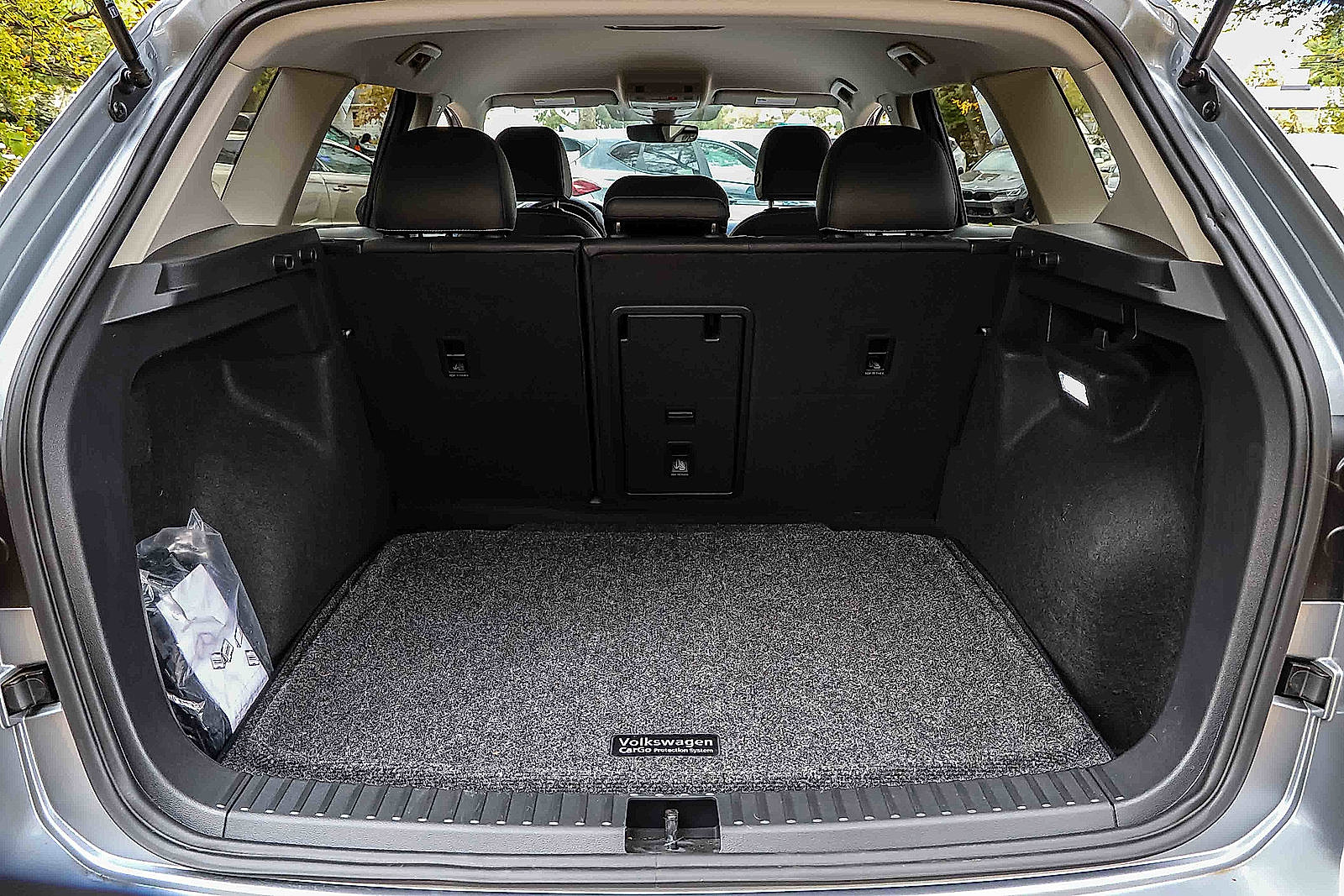 Used 2024 Volkswagen Taos SE image 24