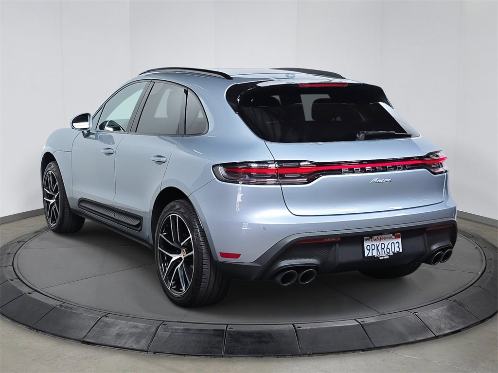 Used 2024 Porsche Macan image 3