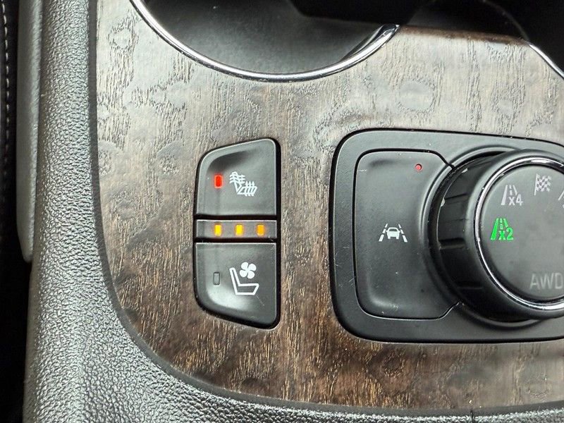 Used 2023 GMC Acadia Denali image 23