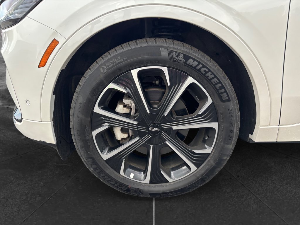 Used 2024 Lincoln Nautilus Reserve AWD/4WD image 15