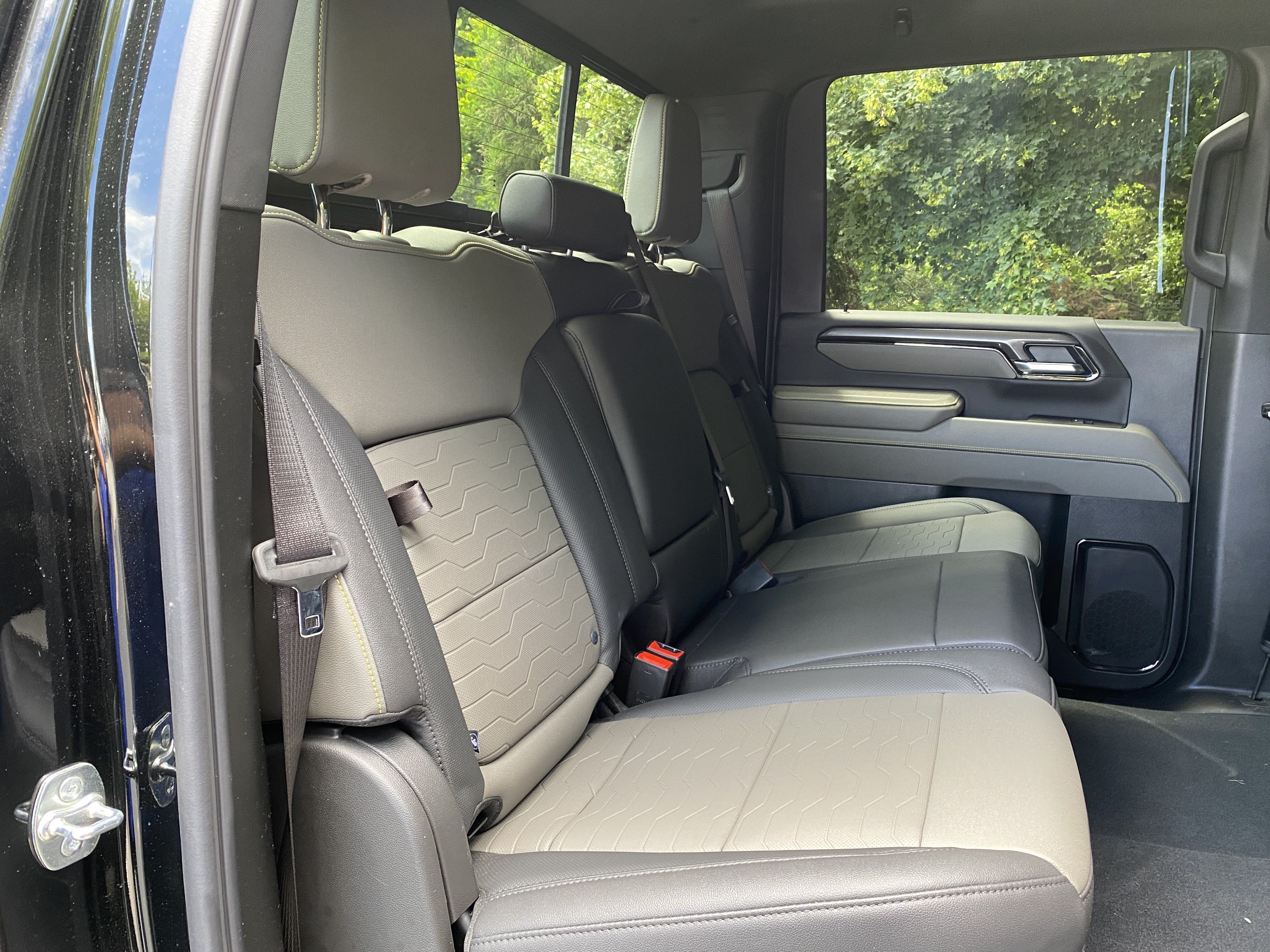 Used 2025 Chevrolet Silverado 2500 ZR2 w/ Technology Package AWD/4WD image 40
