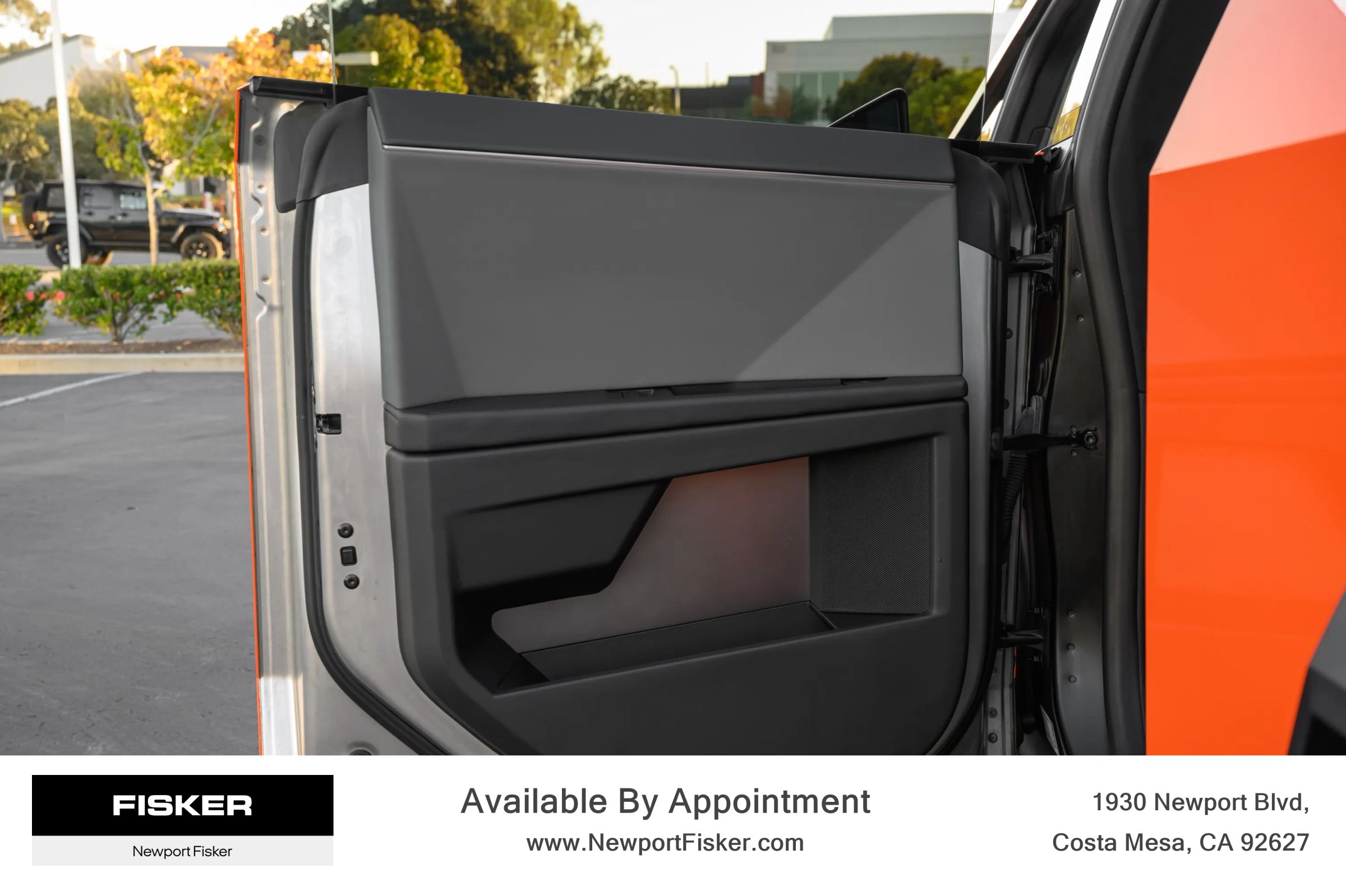 Used 2024 Tesla Cybertruck AWD Crew Cab image 16