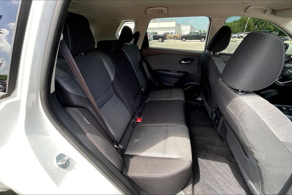 Used 2022 Nissan Rogue SV FWD image 24