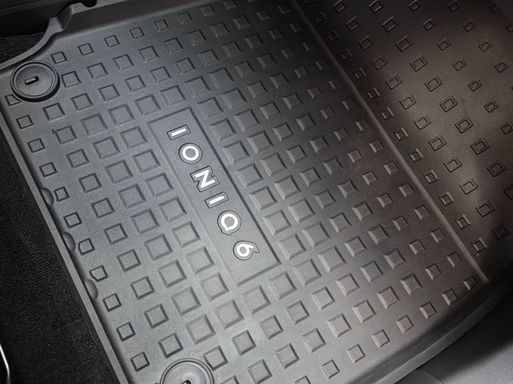 Certified 2025 Hyundai Ioniq 6 SEL image 12