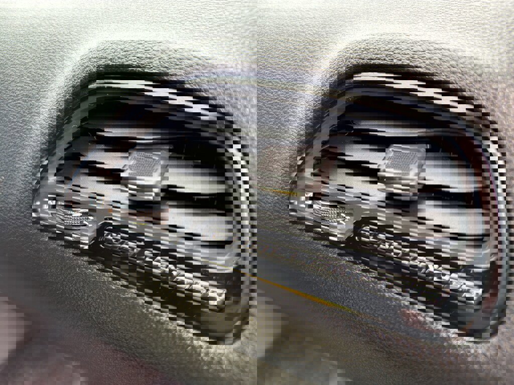 Used 2017 Dodge Challenger R/T Scat Pack w/ Leather Interior Group image 25