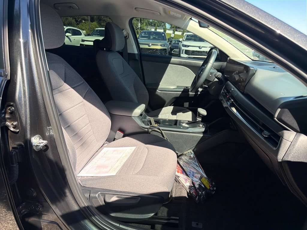 Used 2025 Kia K4 EX FWD image 49