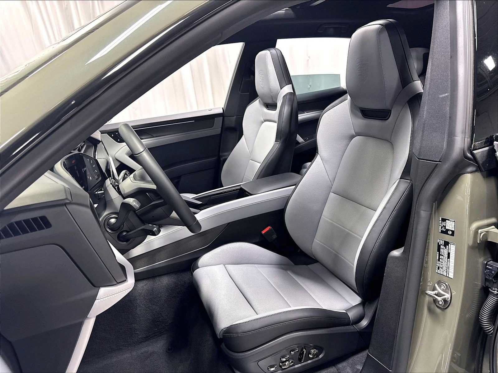 New 2026 Porsche Cayenne Electric AWD/4WD image 5