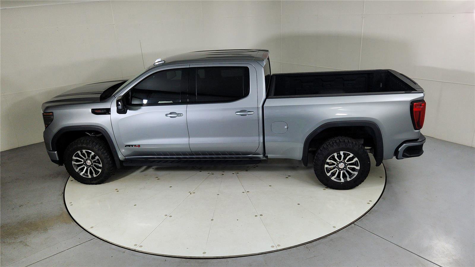 Used 2023 GMC Sierra 1500 AT4 w/ Technology Package image 42
