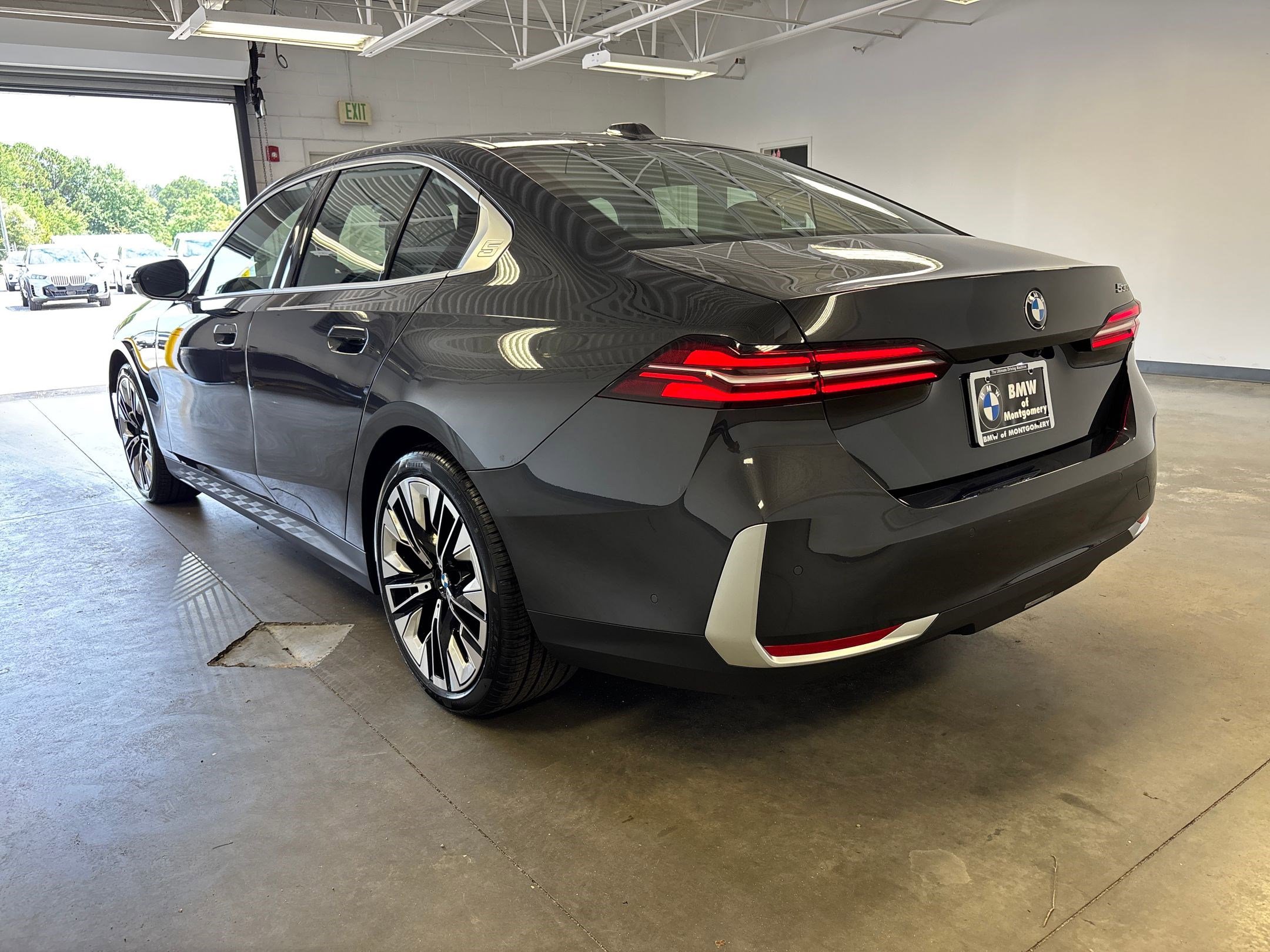 New 2026 BMW 530i image 3