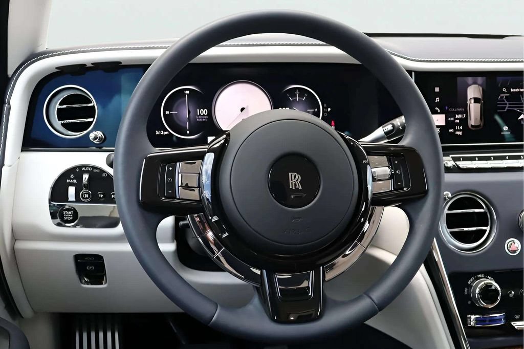 Certified 2026 Rolls-Royce Cullinan AWD/4WD image 9