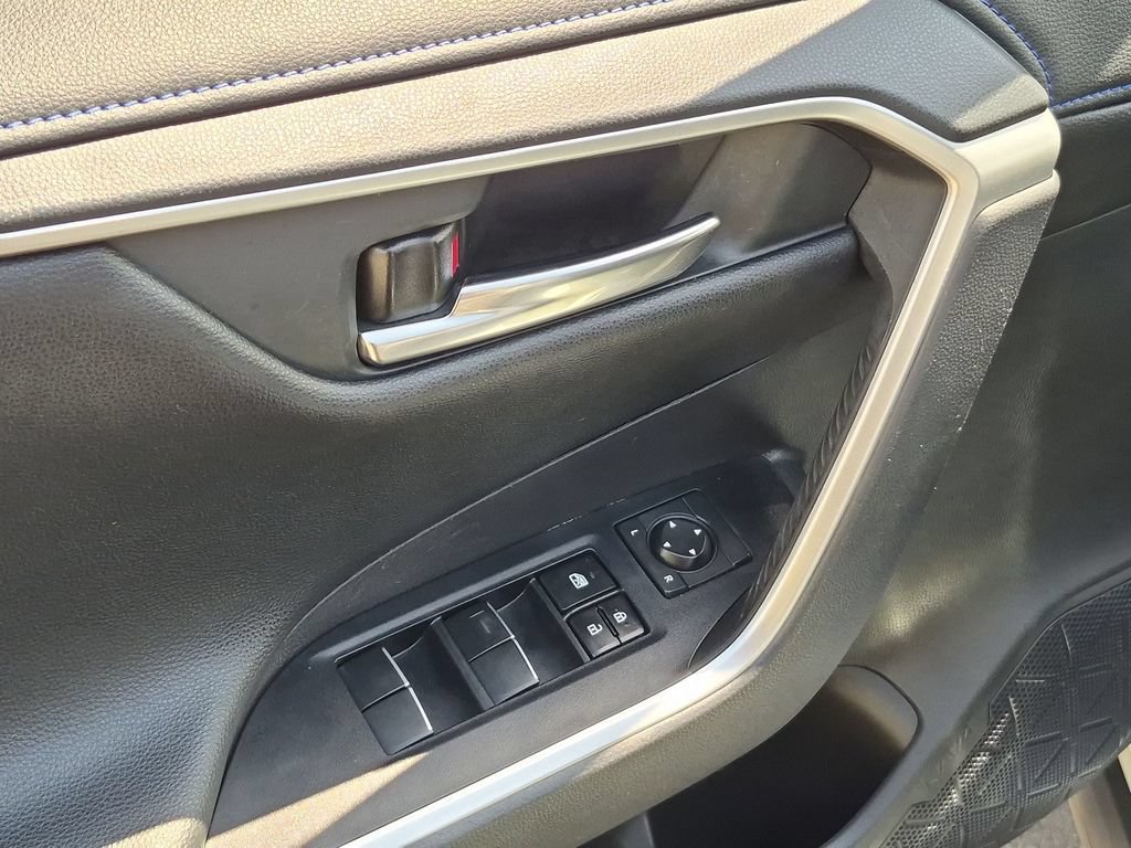 Used 2020 Toyota RAV4 XSE w/ Carpet Mat Package AWD/4WD image 14
