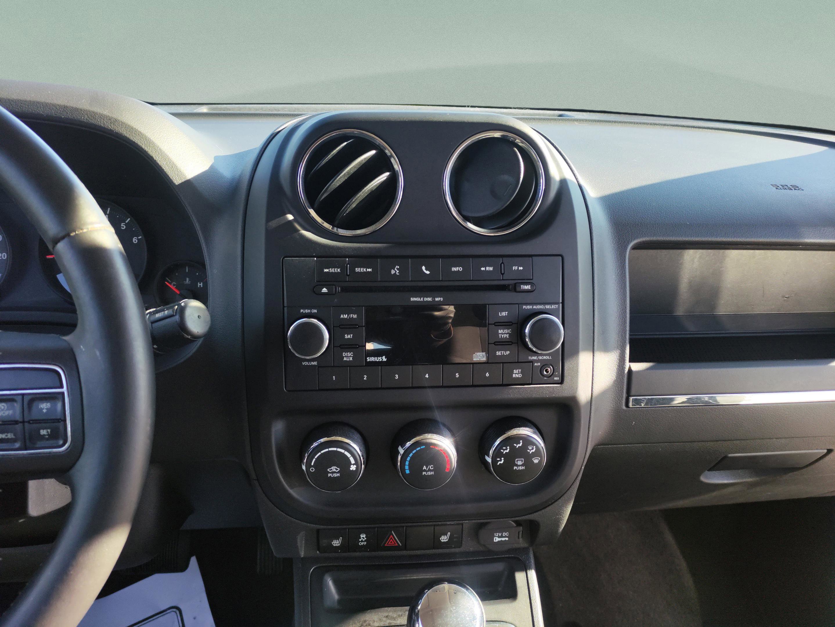 Used 2011 Jeep Patriot Latitude AWD/4WD image 19