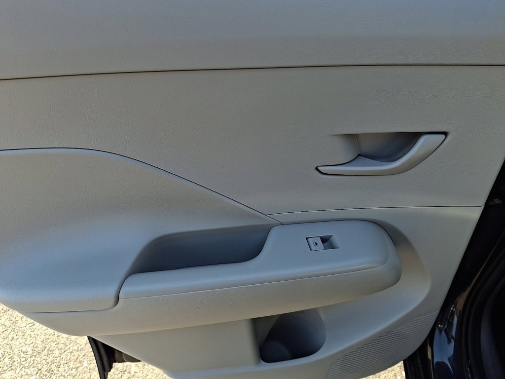 Used 2024 Hyundai Kona SEL image 18