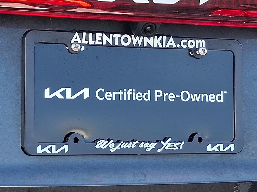 Used 2023 Kia Carnival EX FWD image 32