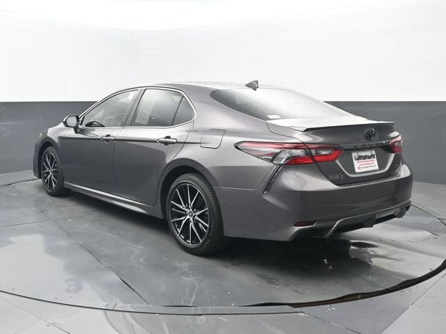 Used 2024 Toyota Camry SE w/ Convenience Package FWD image 3