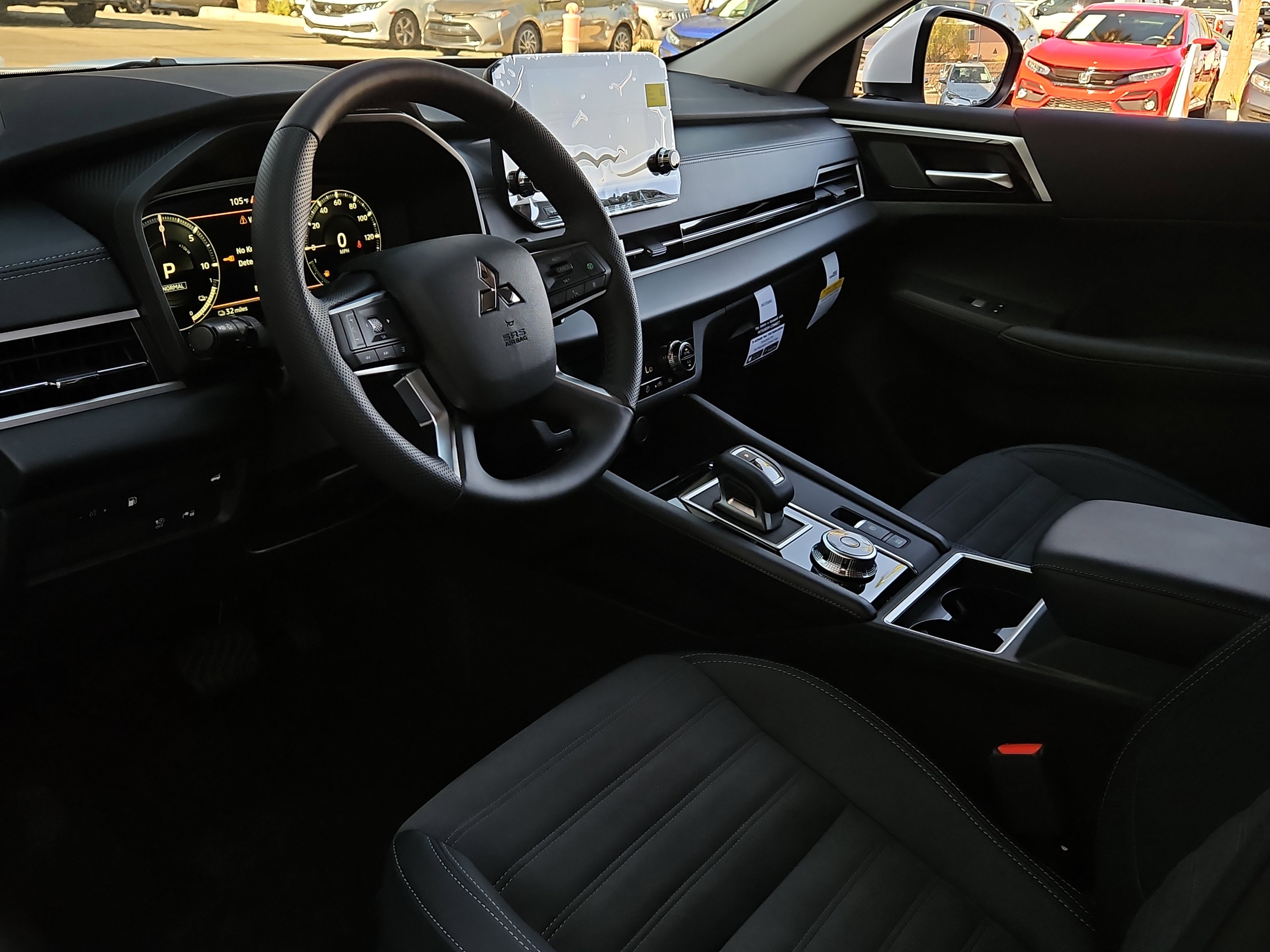 New 2025 Mitsubishi Outlander SE image 7