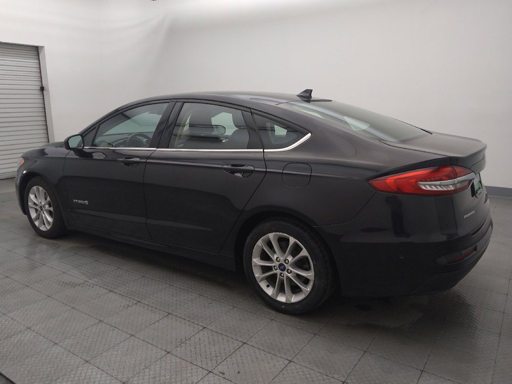 Used 2019 Ford Fusion SE FWD image 3