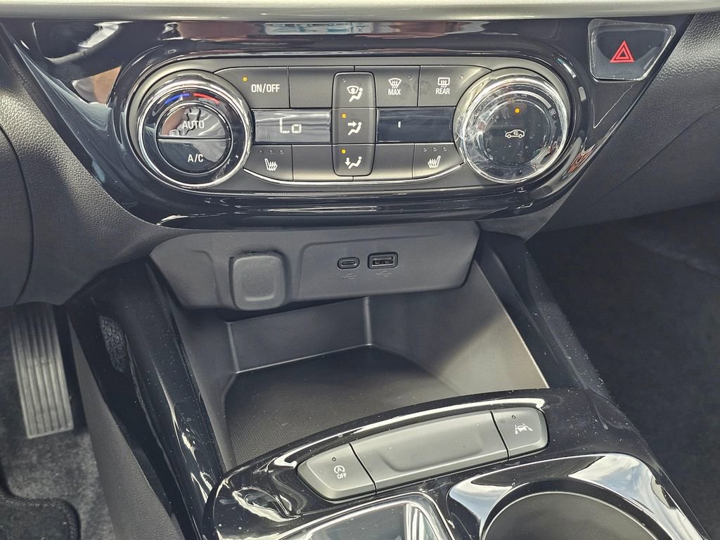 Used 2026 Chevrolet Trax LT w/ Driver Confidence Package FWD image 30