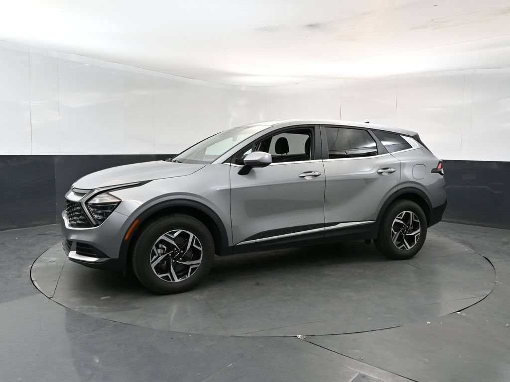 Used 2025 Kia Sportage LX AWD/4WD image 2