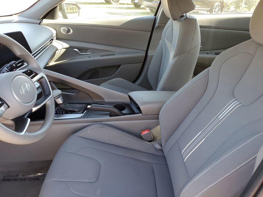 Used 2024 Hyundai Elantra SEL FWD image 15