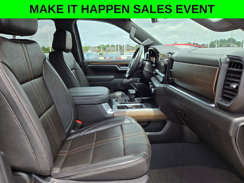 Used 2025 Chevrolet Silverado 1500 High Country w/ Technology Package AWD/4WD image 26