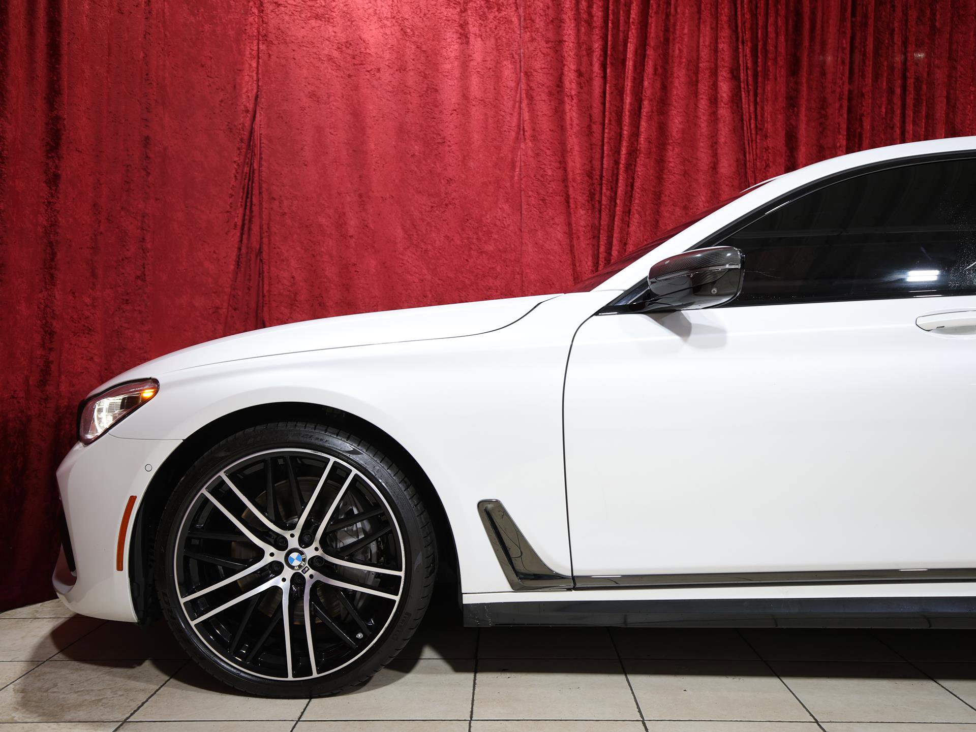 Used 2019 BMW 750i w/ Executive Package RWD image 5