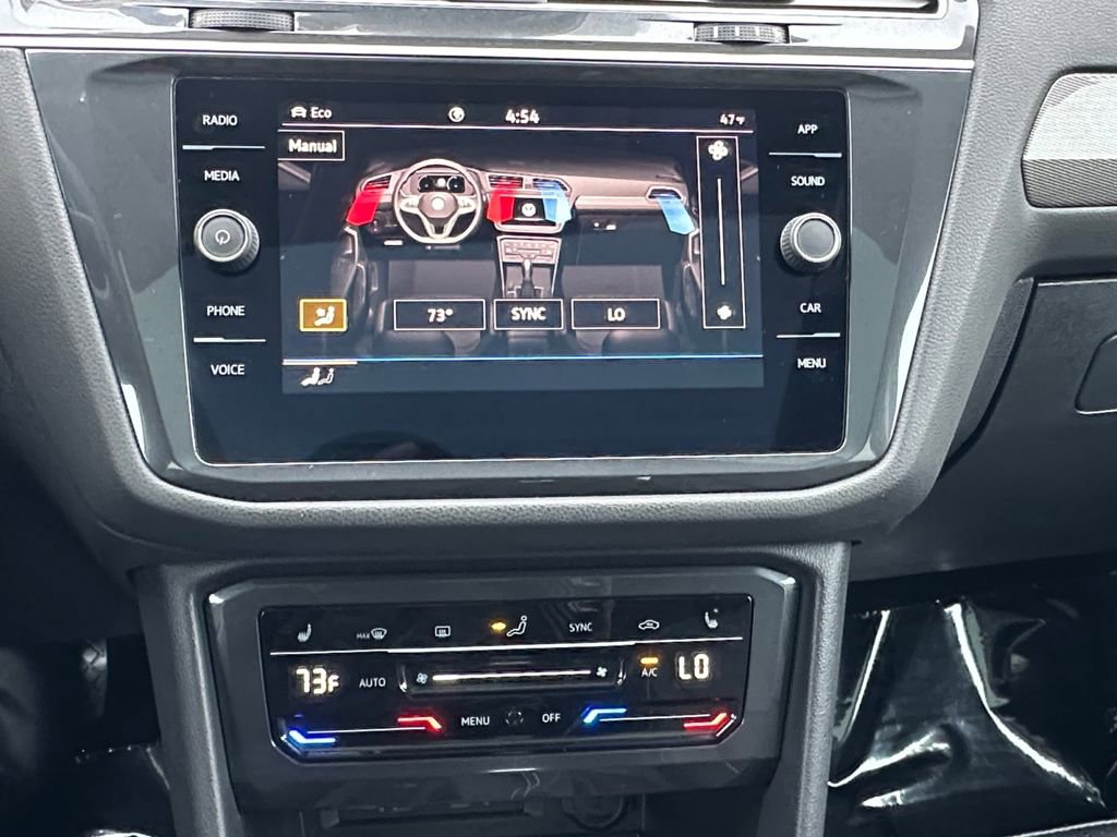 Used 2022 Volkswagen Tiguan SE image 15