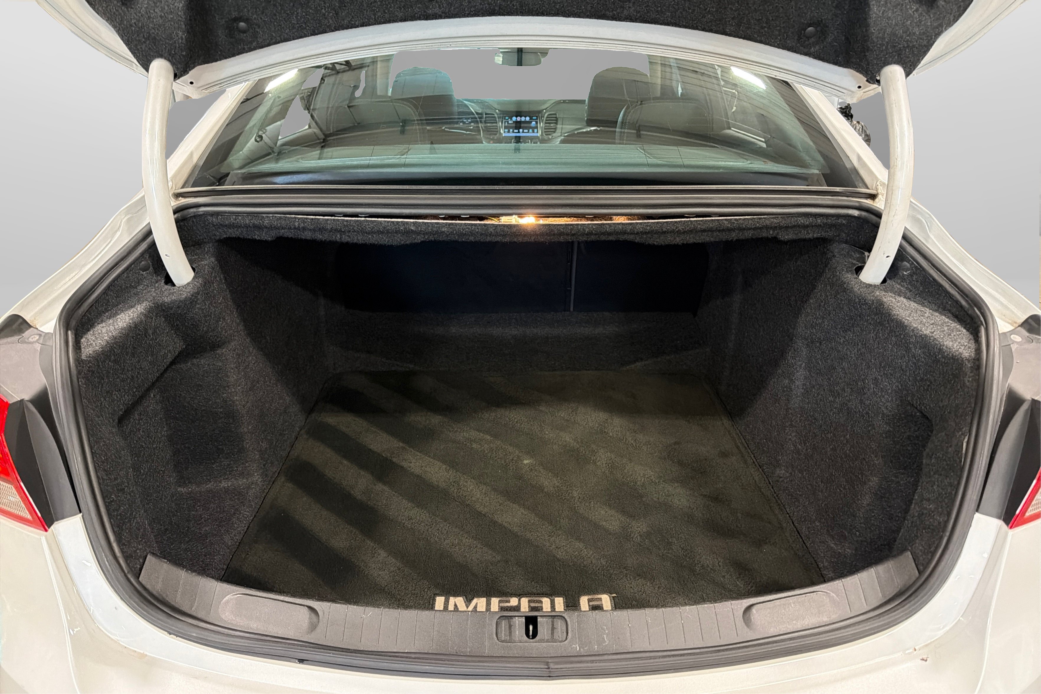 Used 2017 Chevrolet Impala Premier w/ Enhanced Convenience Package FWD image 47