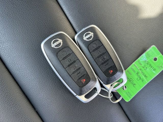 Used 2023 Nissan Rogue SL AWD/4WD image 25