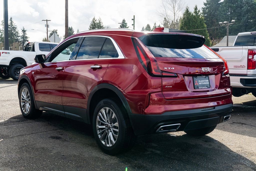 Used 2023 Cadillac XT4 Premium Luxury image 4