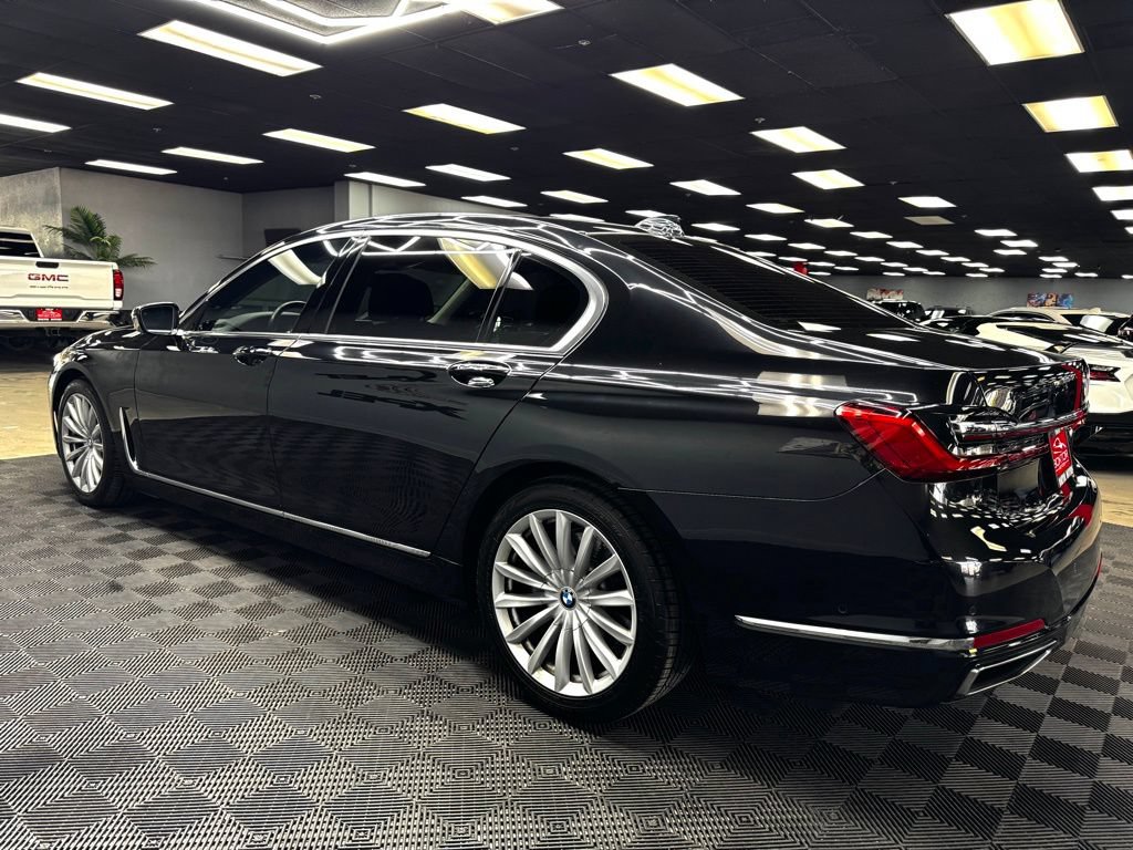 Used 2022 BMW 740i RWD image 9