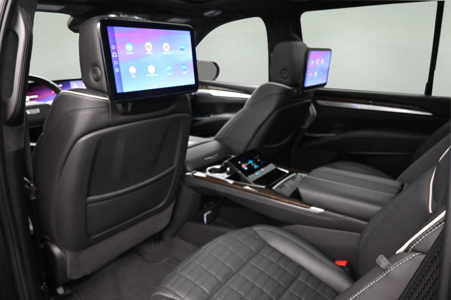 Used 2025 Cadillac Escalade ESV Premium Luxury Platinum AWD/4WD image 12