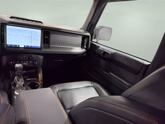 Used 2024 Ford Bronco Badlands image 28