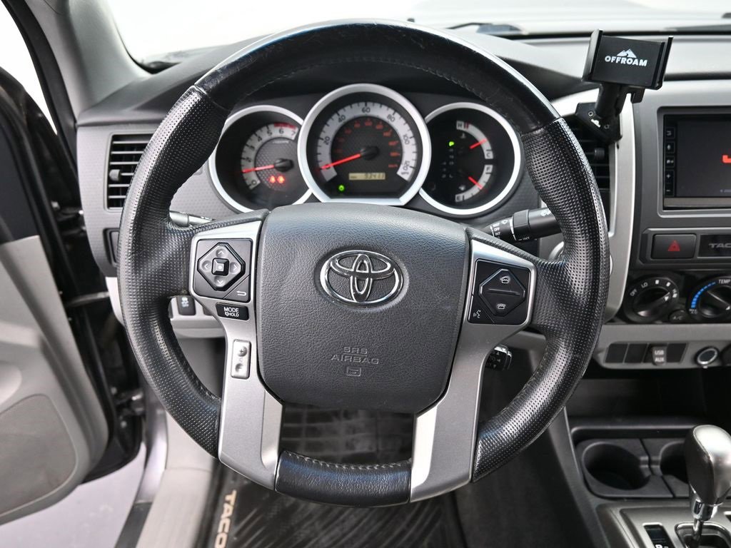 Used 2015 Toyota Tacoma Base image 13