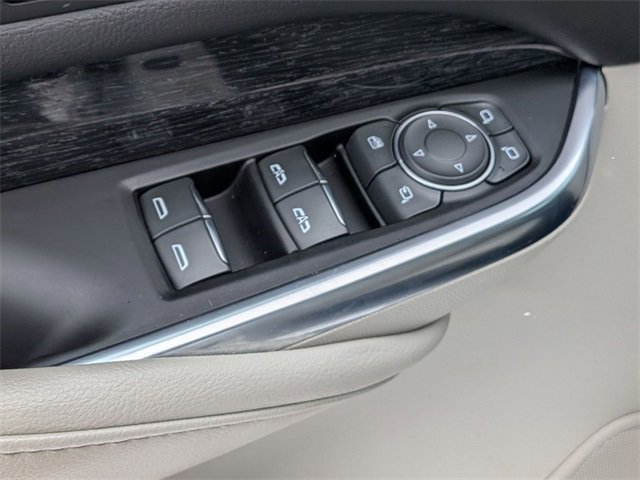 Used 2022 Cadillac XT4 Premium Luxury w/ Cold Weather Package image 15