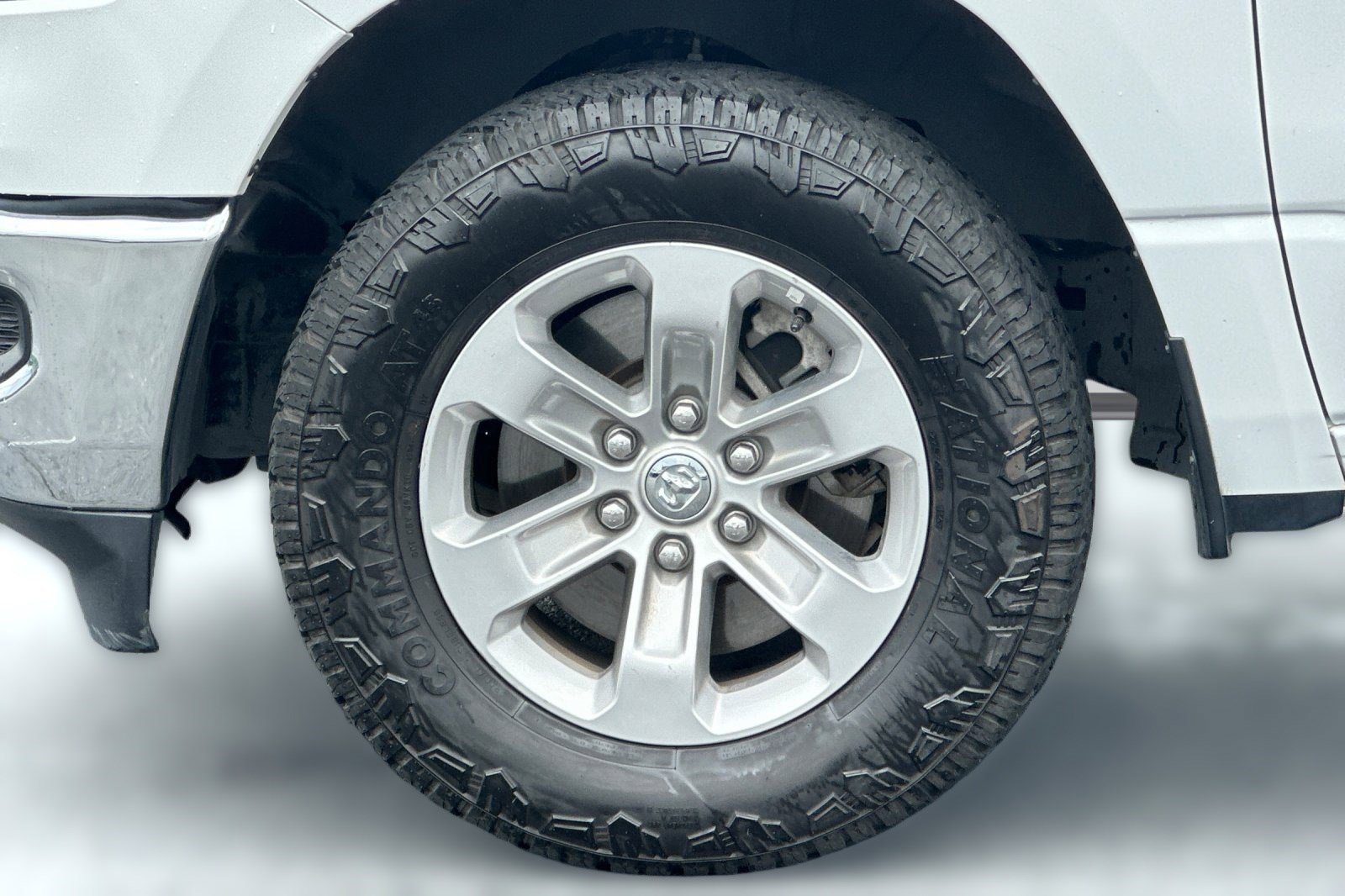 Used 2023 RAM 1500 Laramie AWD/4WD image 12
