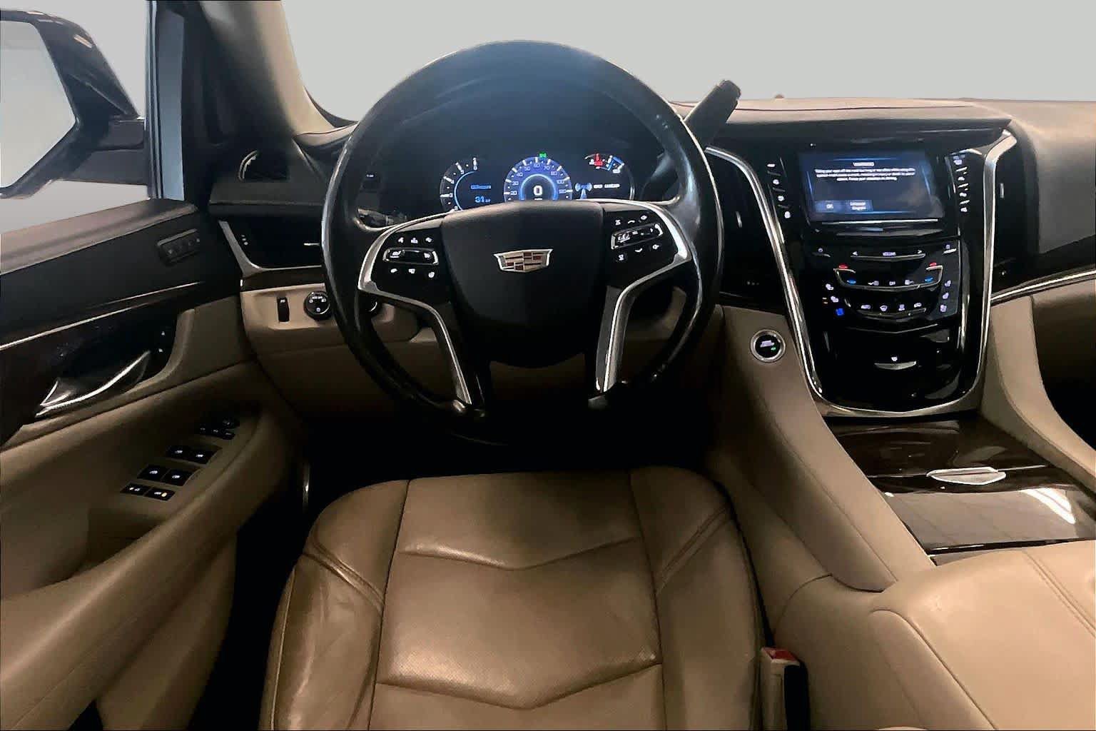 Used 2019 Cadillac Escalade Luxury AWD/4WD image 5