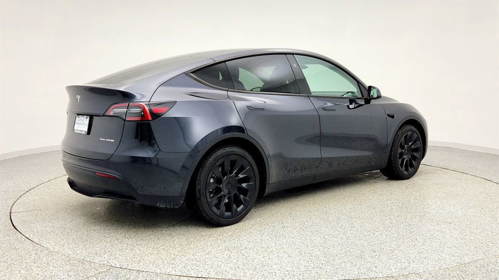 Used 2025 Tesla Model Y Long Range image 5