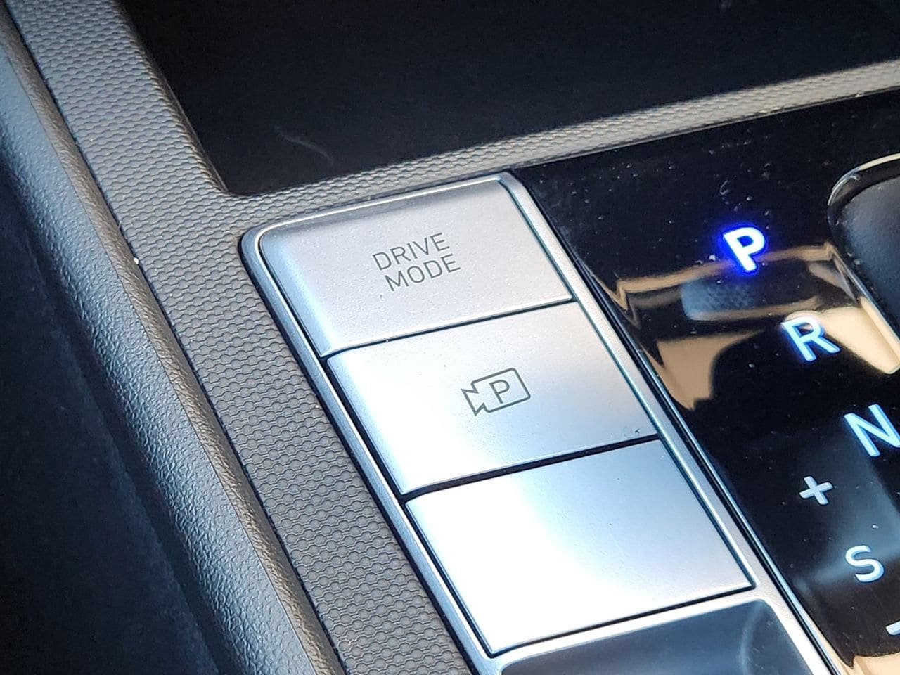 Certified 2024 Hyundai Elantra Blue FWD image 20