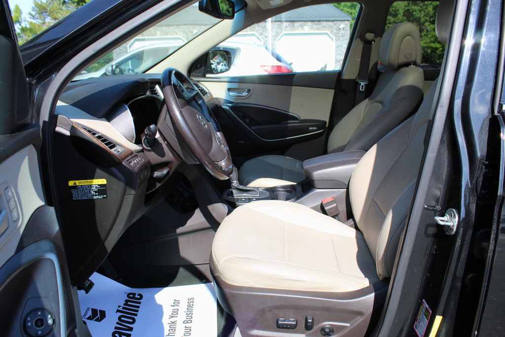 Used 2018 Hyundai Santa Fe Sport w/ Cargo Package AWD/4WD image 29