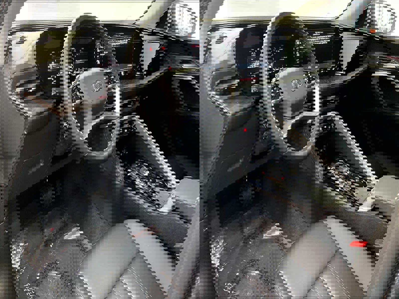 Used 2025 Audi Q5 Premium w/ Convenience Package image 15