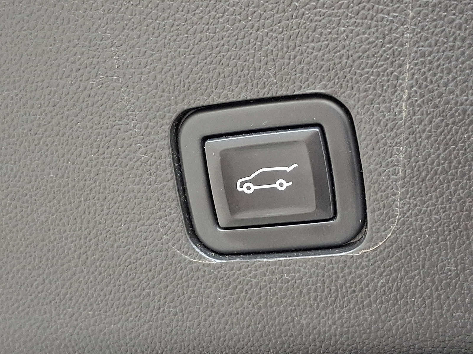 Used 2023 Chevrolet Traverse LT AWD/4WD image 28