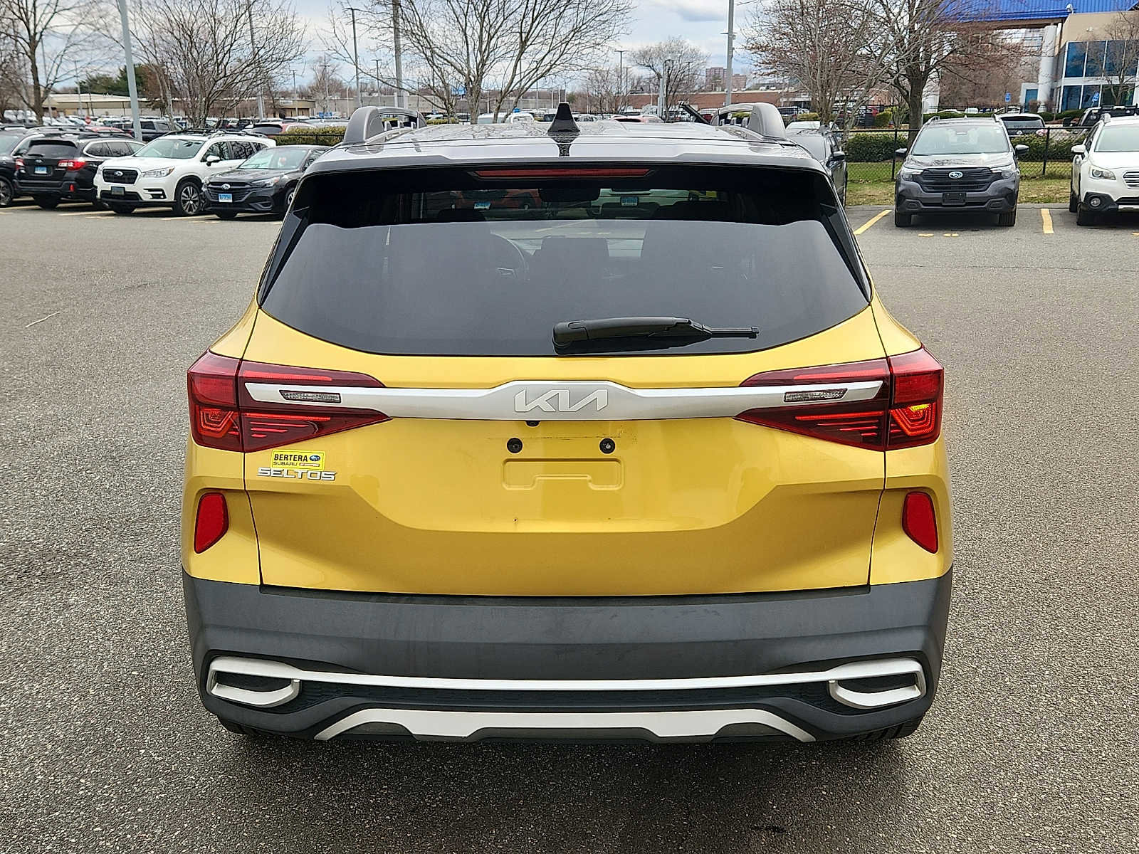 Used 2022 Kia Seltos Nightfall Edition image 5