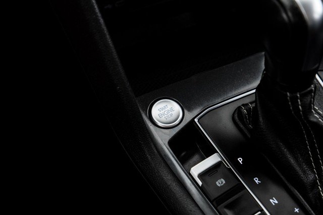 Used 2021 Volkswagen Tiguan SE R-Line image 20