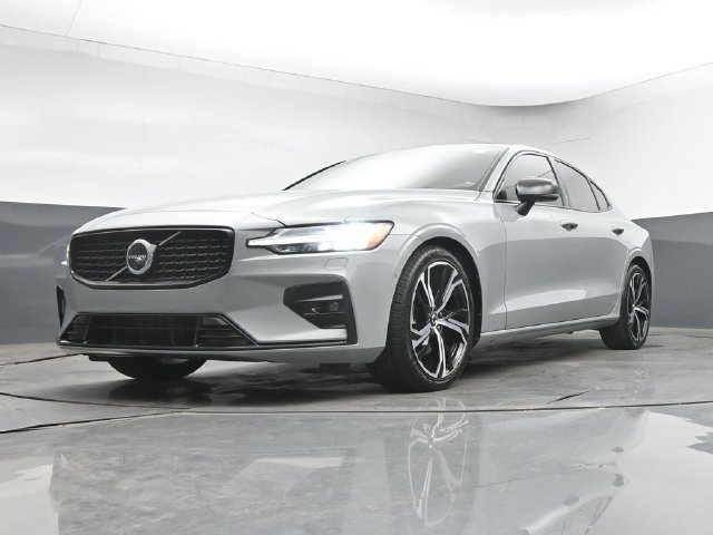 Used 2025 Volvo S60 B5 Plus FWD image 38