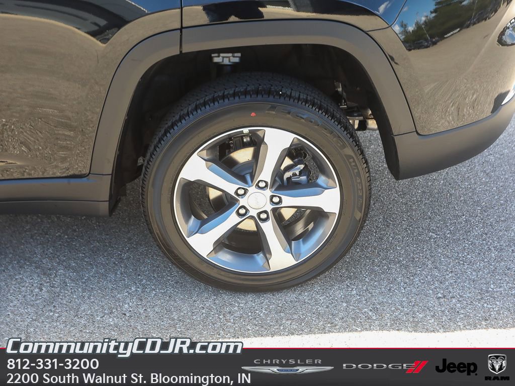 New 2025 Jeep Grand Cherokee Limited image 4