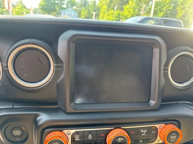 Used 2018 Jeep Wrangler Unlimited Sahara AWD/4WD image 28