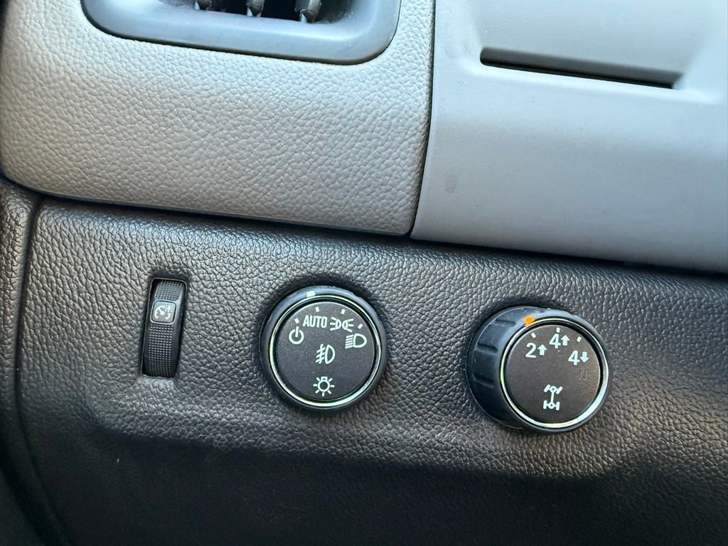 Used 2016 Chevrolet Colorado LT w/ Luxury Package, Chrome image 18