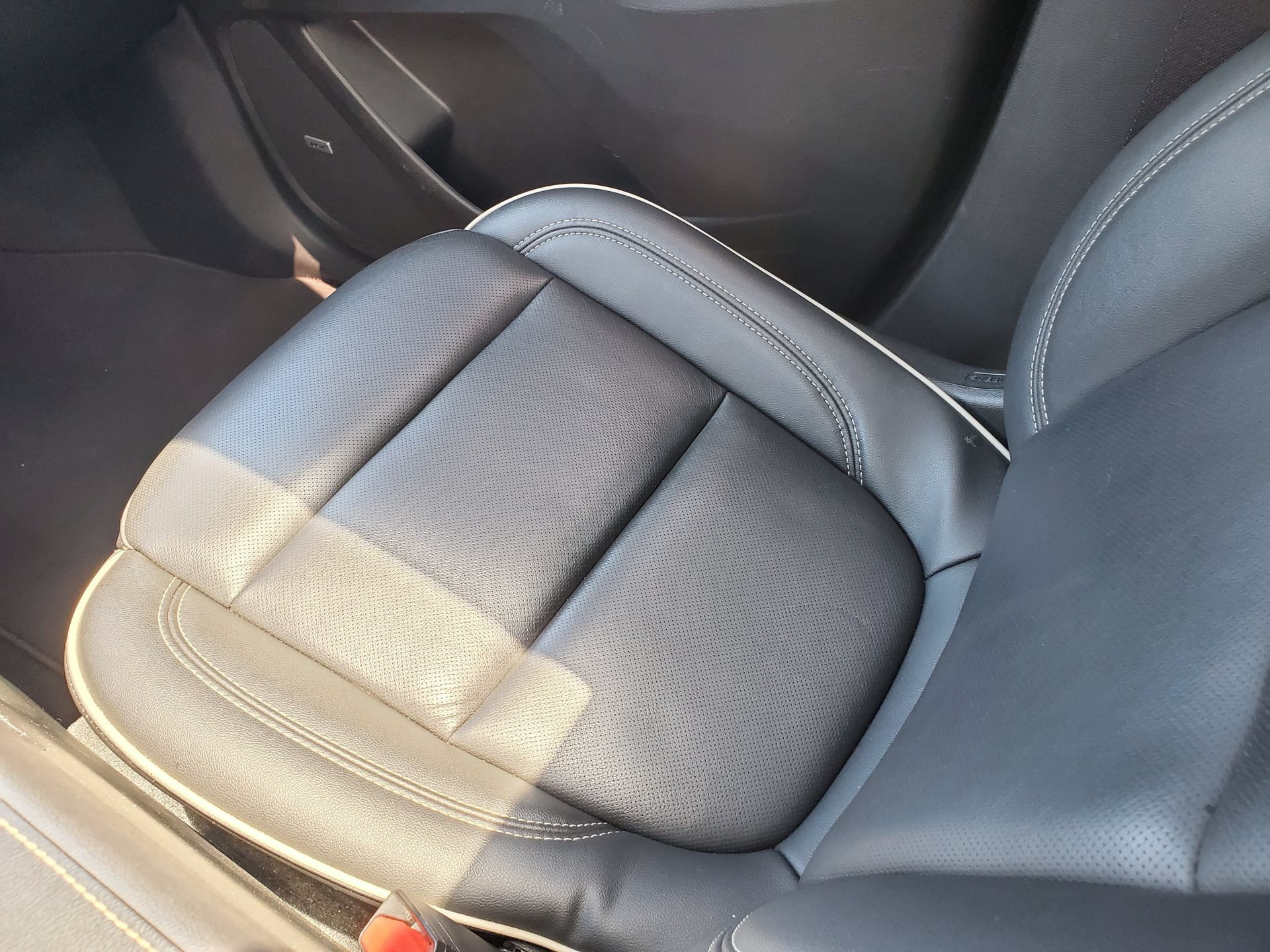 Used 2023 Chevrolet Traverse Premier w/ Redline Edition FWD image 16
